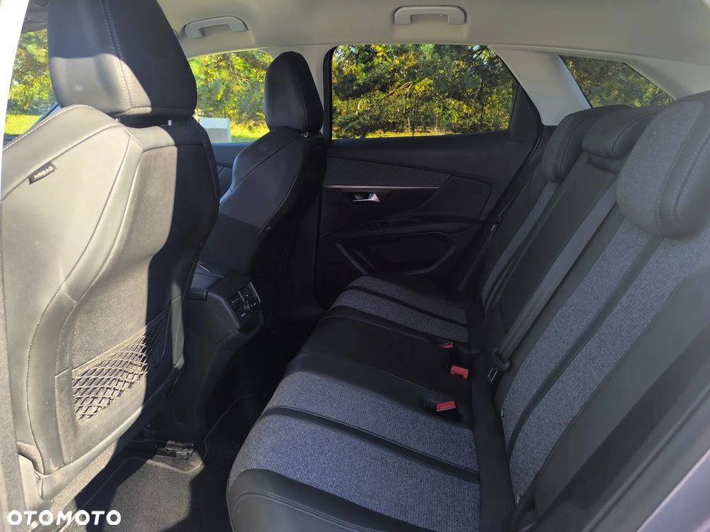 Peugeot 3008 1.5 BlueHDi Allure S&S EAT8 - 8