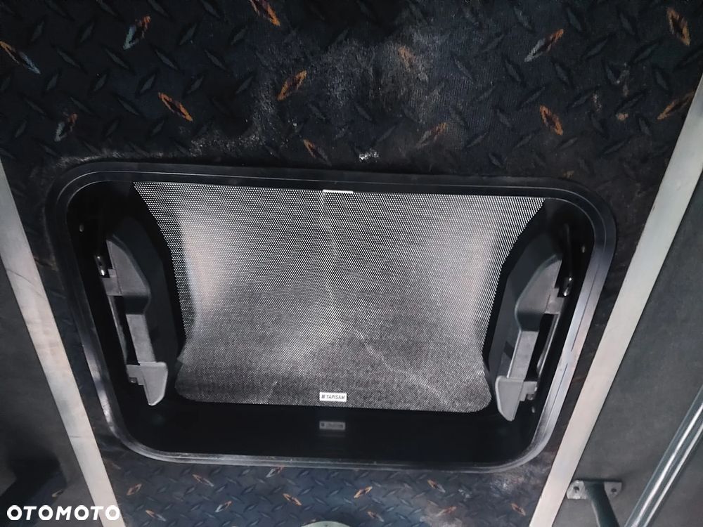 Zabudowa AUTOBUS autokarowa przeróbka na Autokar przewozy osobowe 19 Osób Mercedes Fotele Schowek półka szyberdach Okno dachowe szyby dach wyciszenie - 10