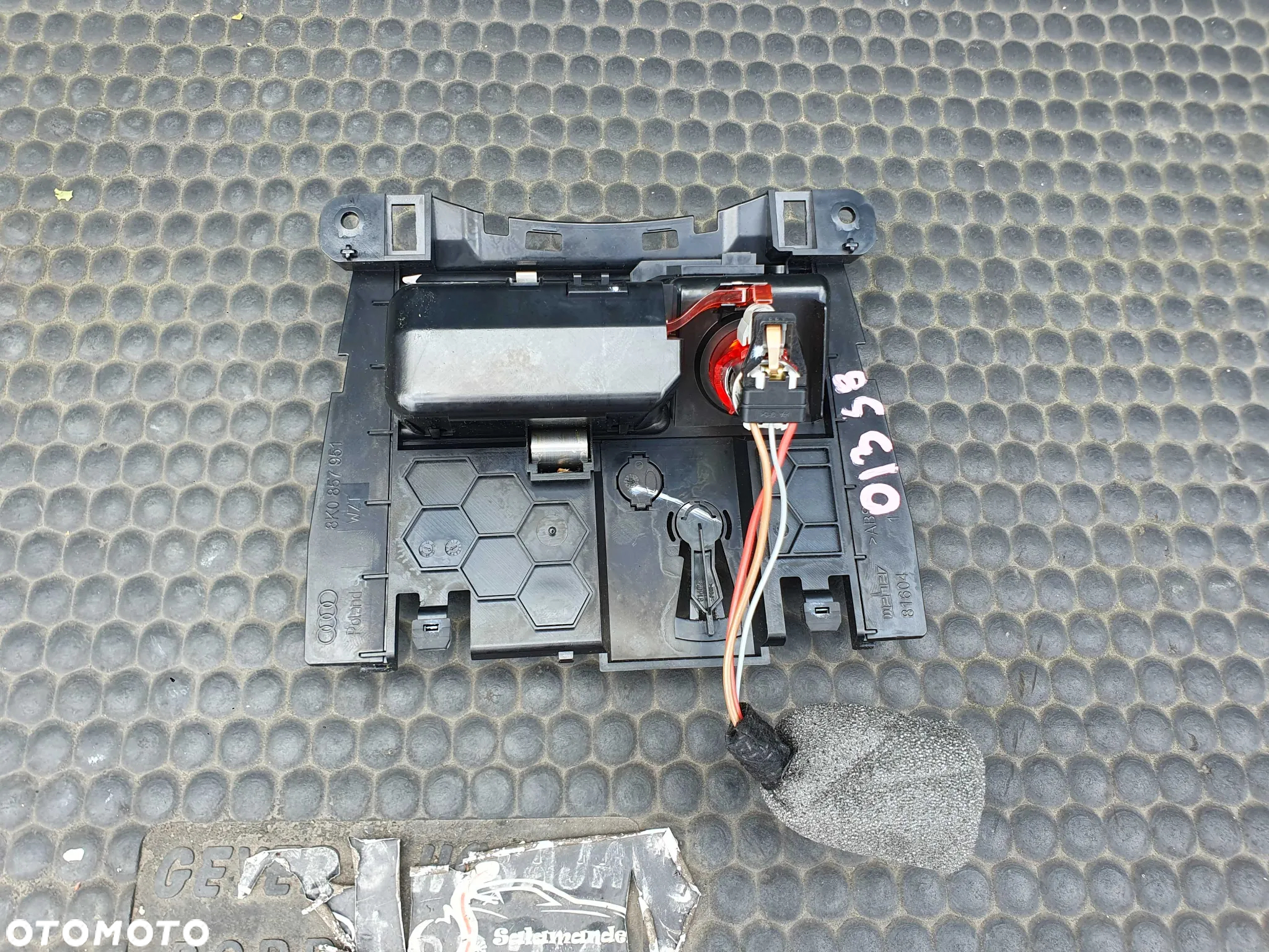 Popielniczka 8K0857951 Klapka Zapalniczka Wklad Czarna Audi A4 B8 A5 Q5 - 25