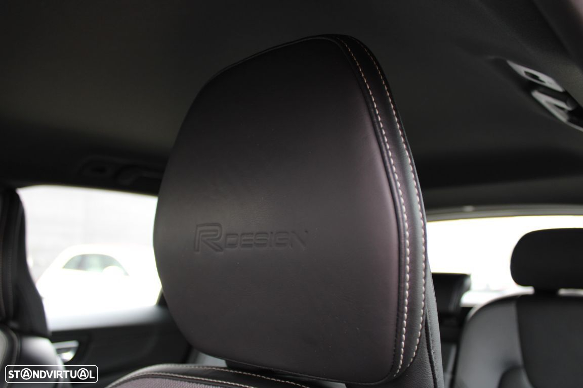 Volvo XC 60 2.0 D4 R-Design Geartronic - 23