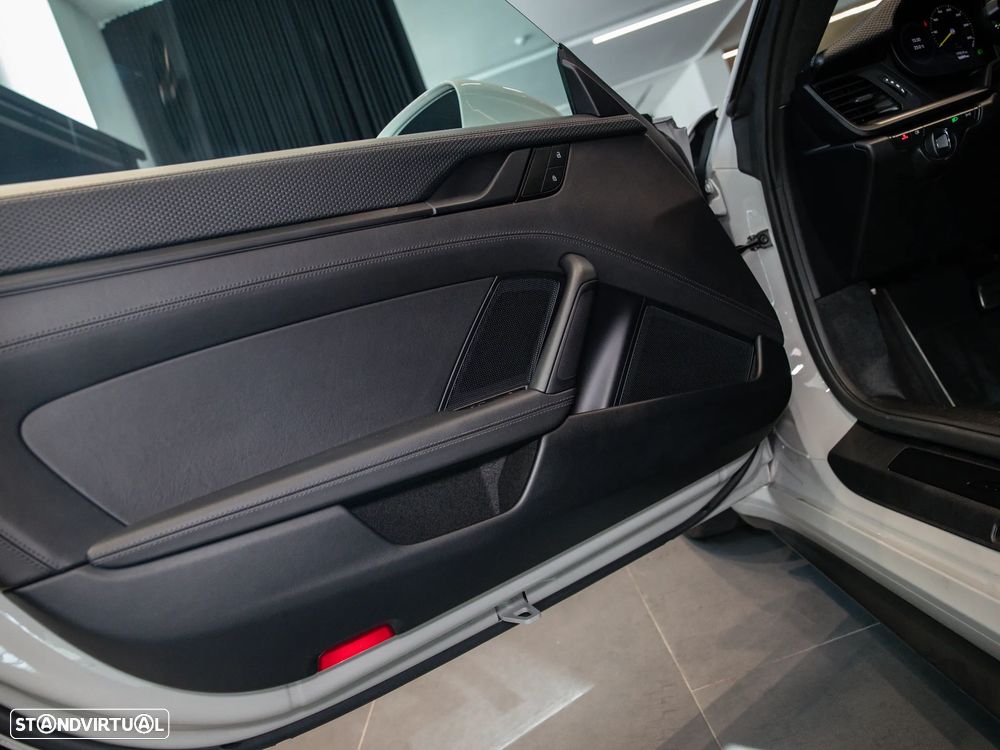 Porsche 911 (992) GT3 PDK Touring Pack - 23