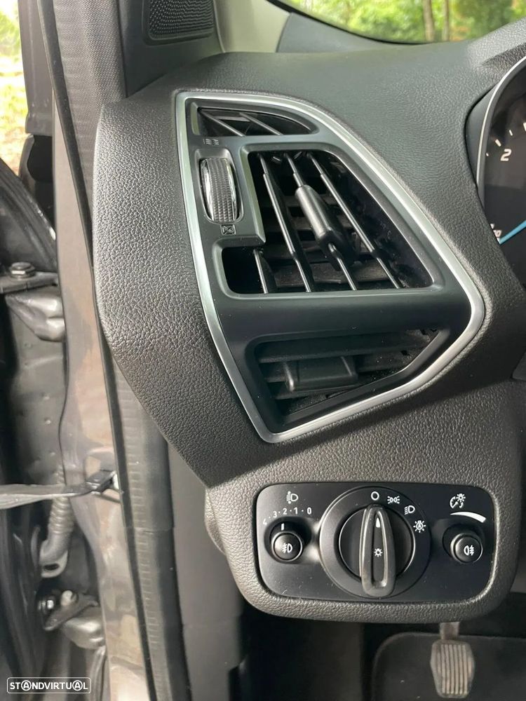 Ford Kuga - 21
