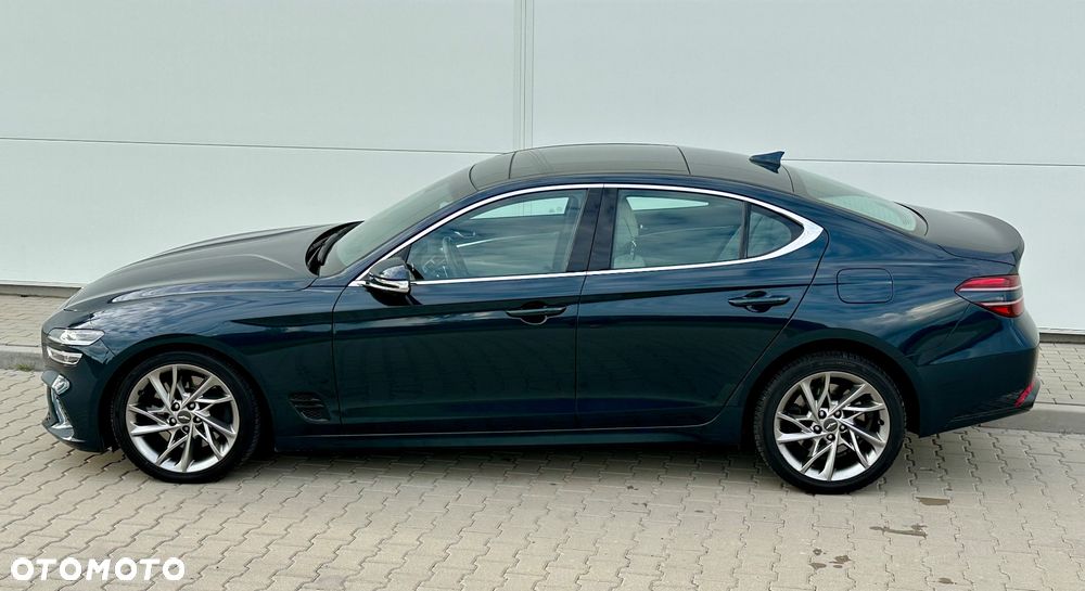 Genesis G70 Shooting Brake 2.0T RWD 8AT Premium - 24