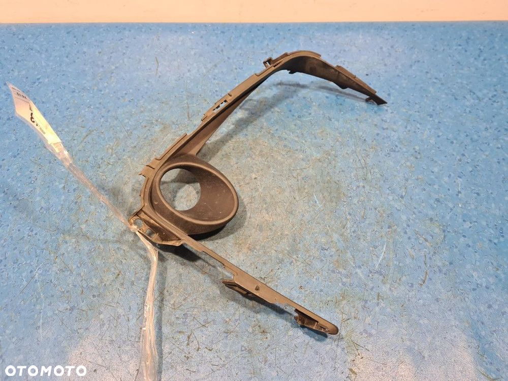 TOYOTA COROLLA E21 KRATKA HALOGENU PRAWA 81481-02A80 - 1