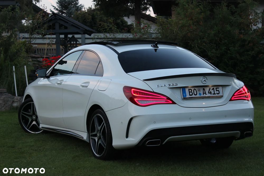 Mercedes-Benz CLA 200 7G-DCT AMG Line - 13