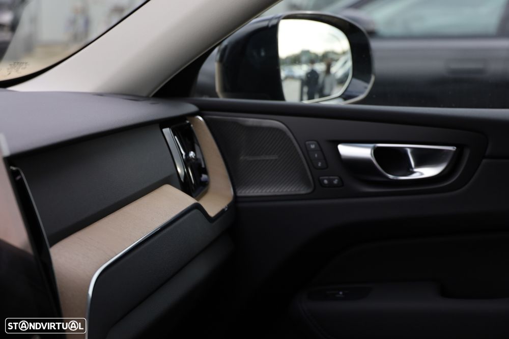 Volvo XC 60 2.0 T6 PHEV Plus Dark AWD - 18