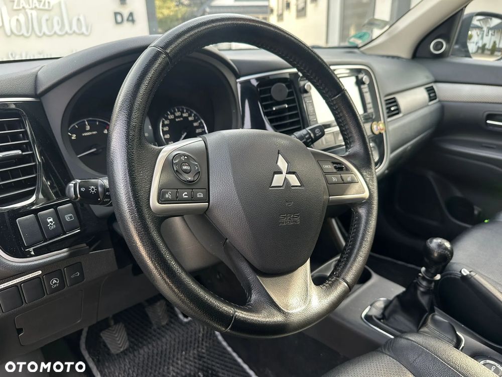Mitsubishi Outlander - 13