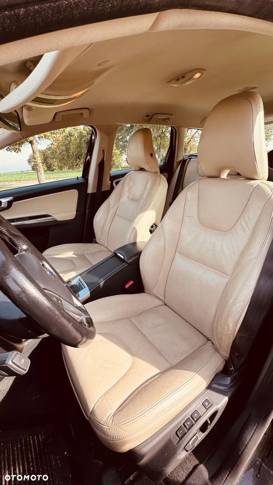Volvo XC 60 2.4D AWD Momentum - 10