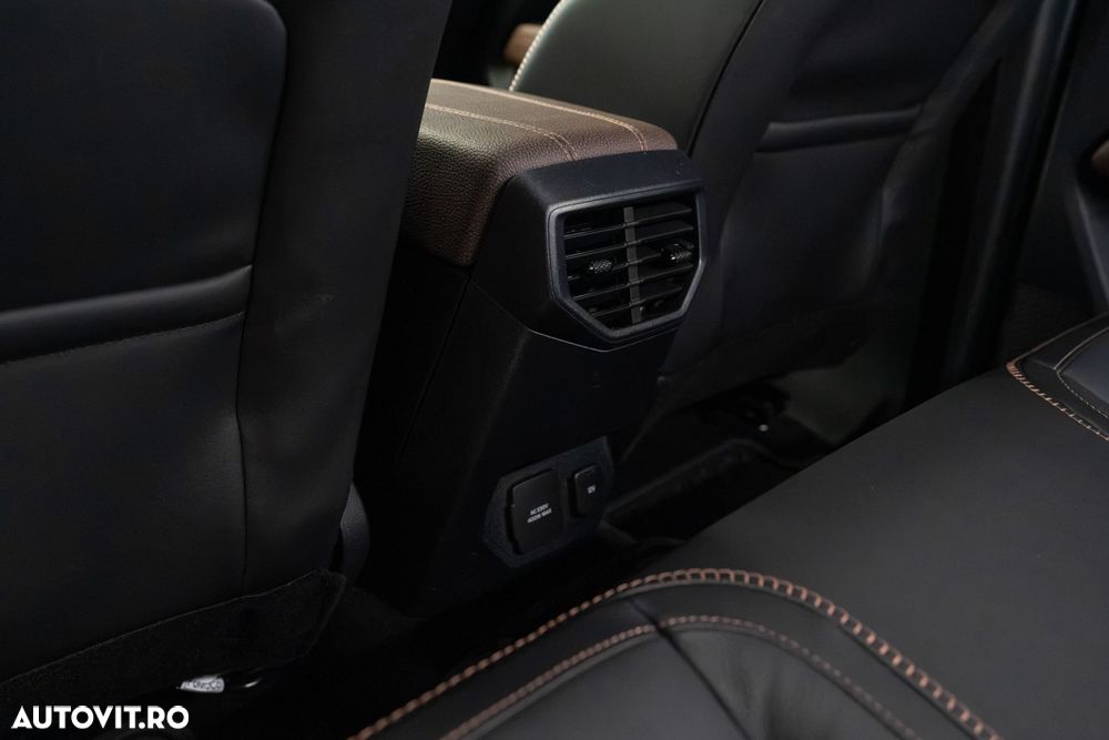 Volkswagen Amarok - 33