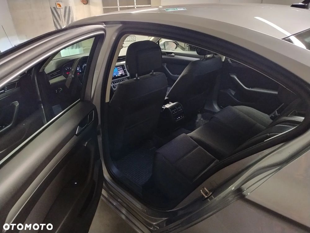 Volkswagen Passat 1.8 TSI BMT Comfortline - 18