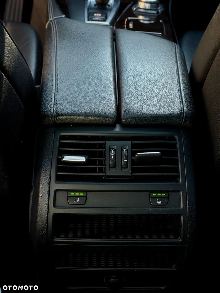 BMW Seria 5 528i - 25