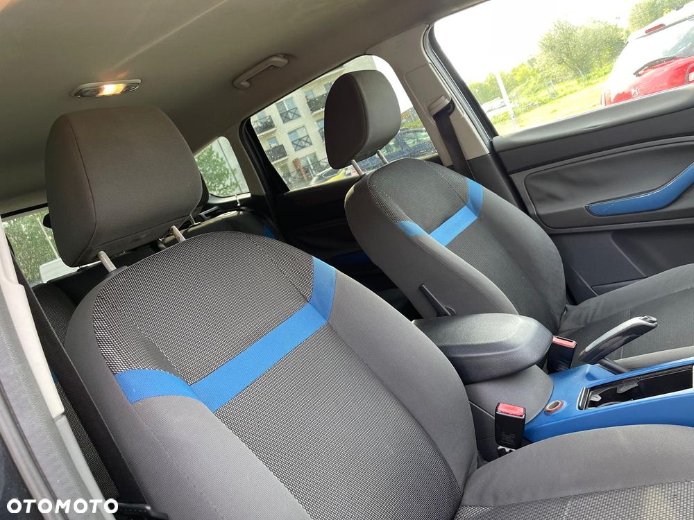 Ford Kuga - 24