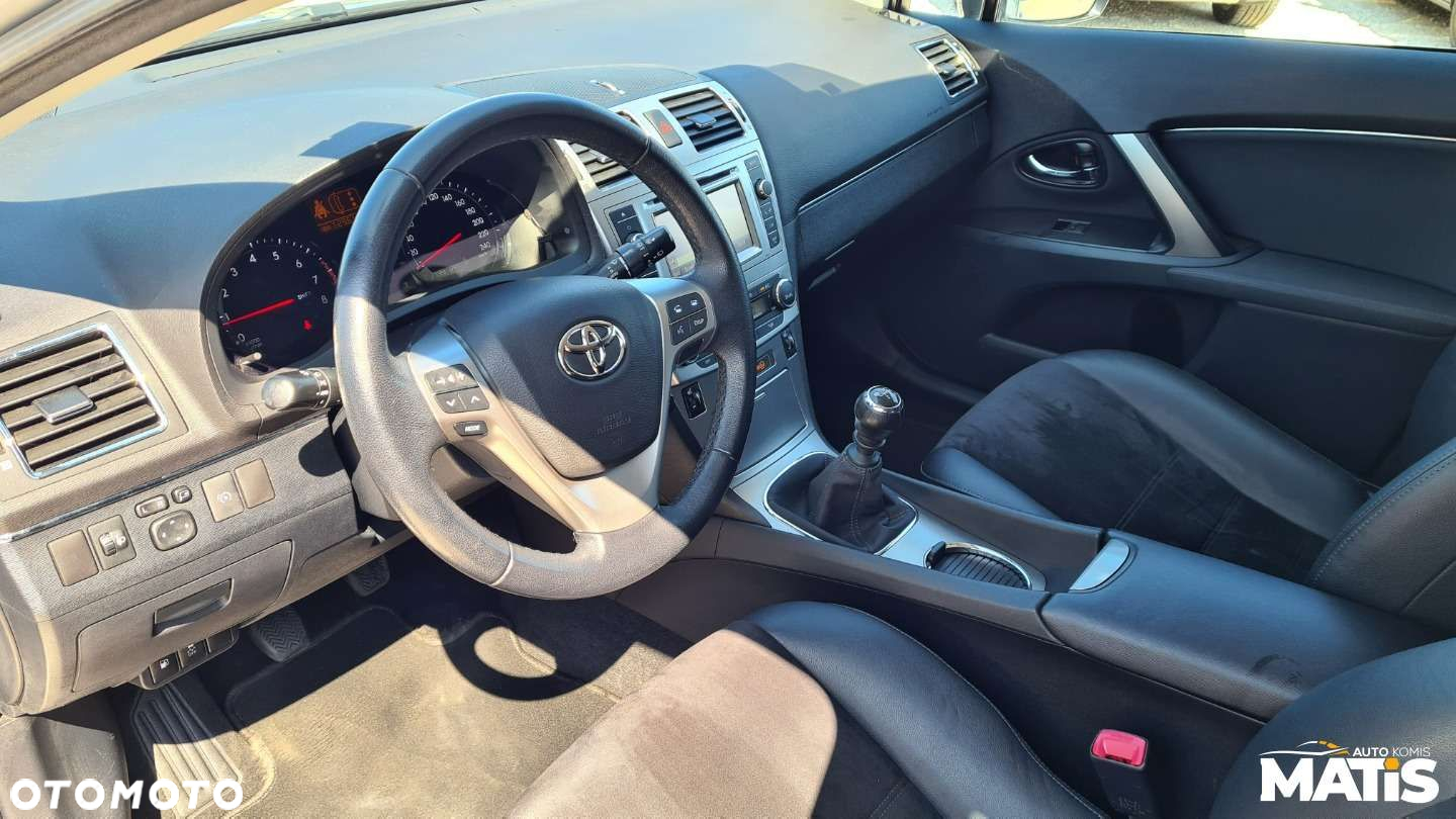 Toyota Avensis - 37