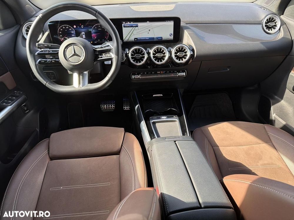 Mercedes-Benz GLA - 12