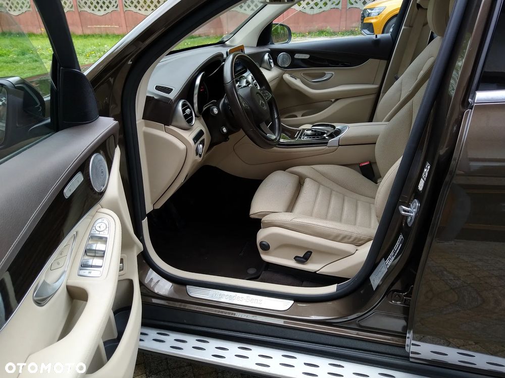 Mercedes-Benz GLC 220 d 4Matic 9G-TRONIC AMG Line - 20
