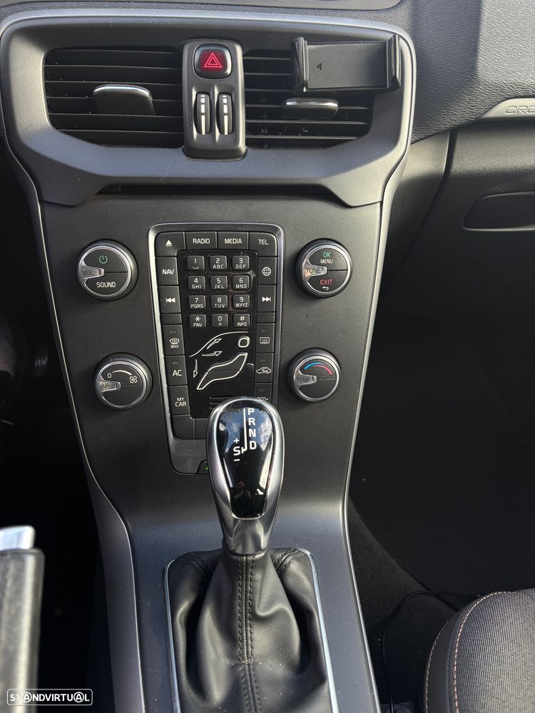 Volvo V40 2.0 D3 Kinetic Geartronic - 4