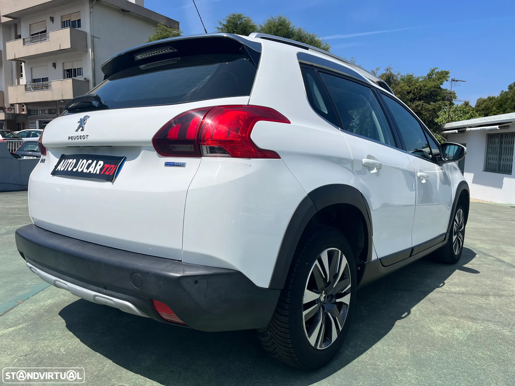 Peugeot 2008 1.2 PureTech Allure EAT6 - 6