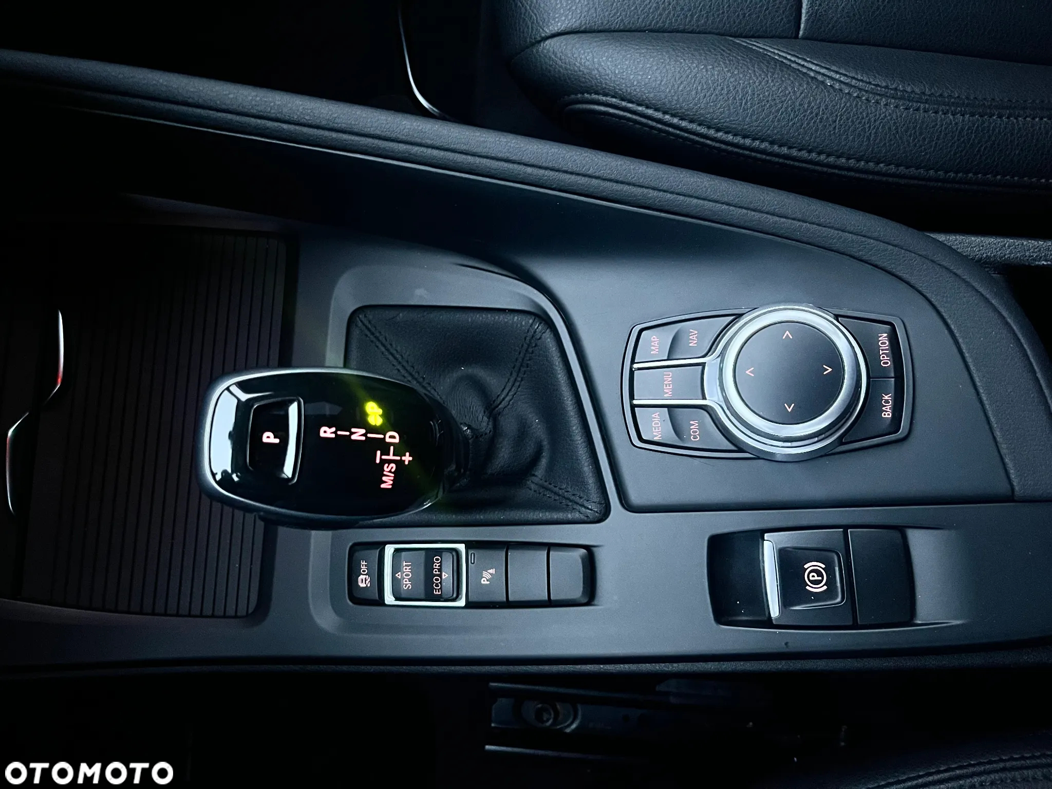 BMW X1 sDrive18i Business Edition - 24