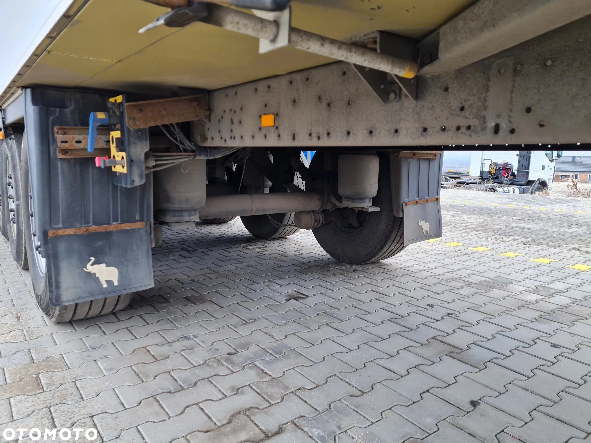 Schmitz Cargobull SKO24 - 12