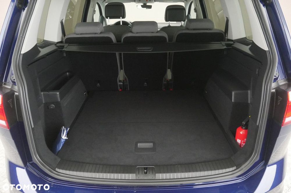 Volkswagen Touran - 16