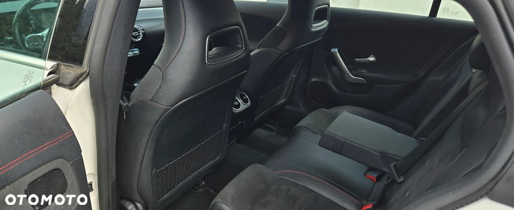 Mercedes-Benz CLA 220 d 4-Matic AMG Line 8G-DCT - 11