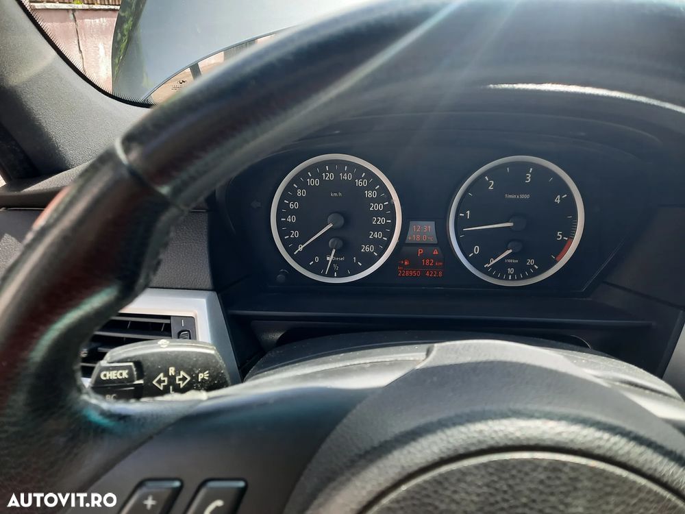 BMW Seria 5 525d Aut. - 7