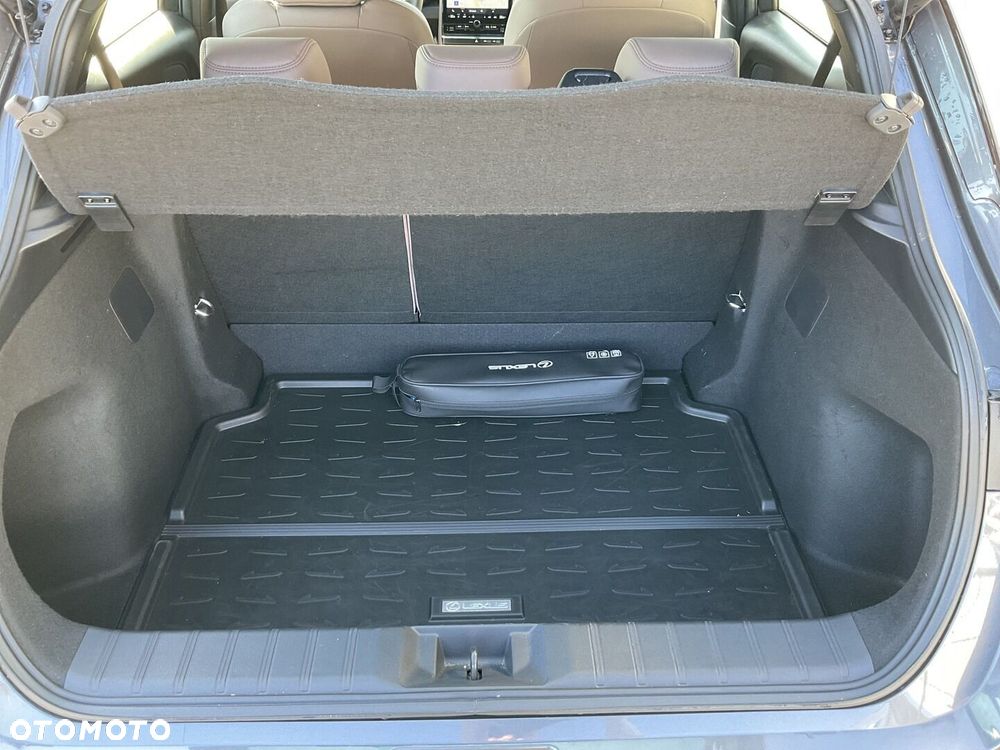 Lexus LBX 1.5 Hybrid - 13