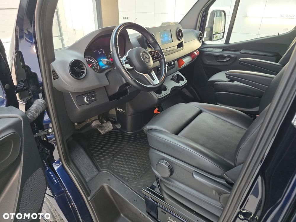 Mercedes-Benz SPRINTER 319 3.0 CDI KONTENER 4,28cmDługi 2,29cmSzero 2,24cmWysok + WINDA 750Kg 42Tyś km SERWIS DO OSTATNIEGO Km ASO MERCEDES-BENZ SALON PL STAN NOWY NOWY NOWY FABRYCZNA GWARANCJA - 30