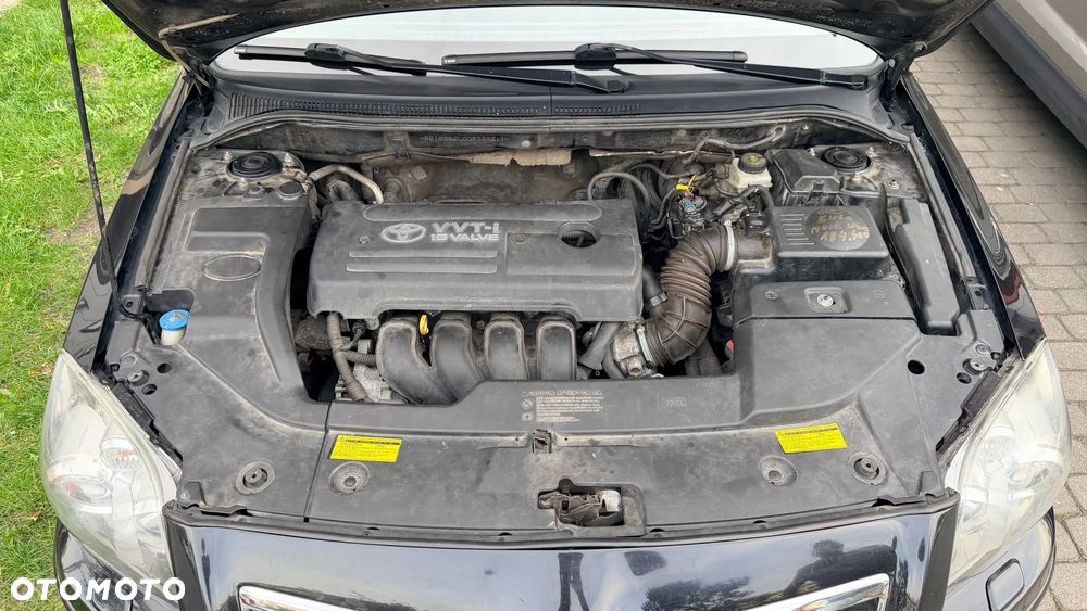 Toyota Avensis 1.8 VVT-i Sol - 21