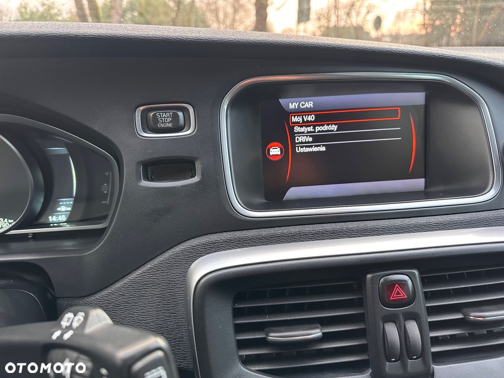 Volvo V40 D2 R Design - 25