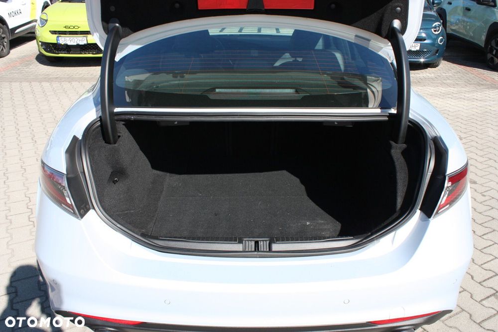 Alfa Romeo Giulia - 17