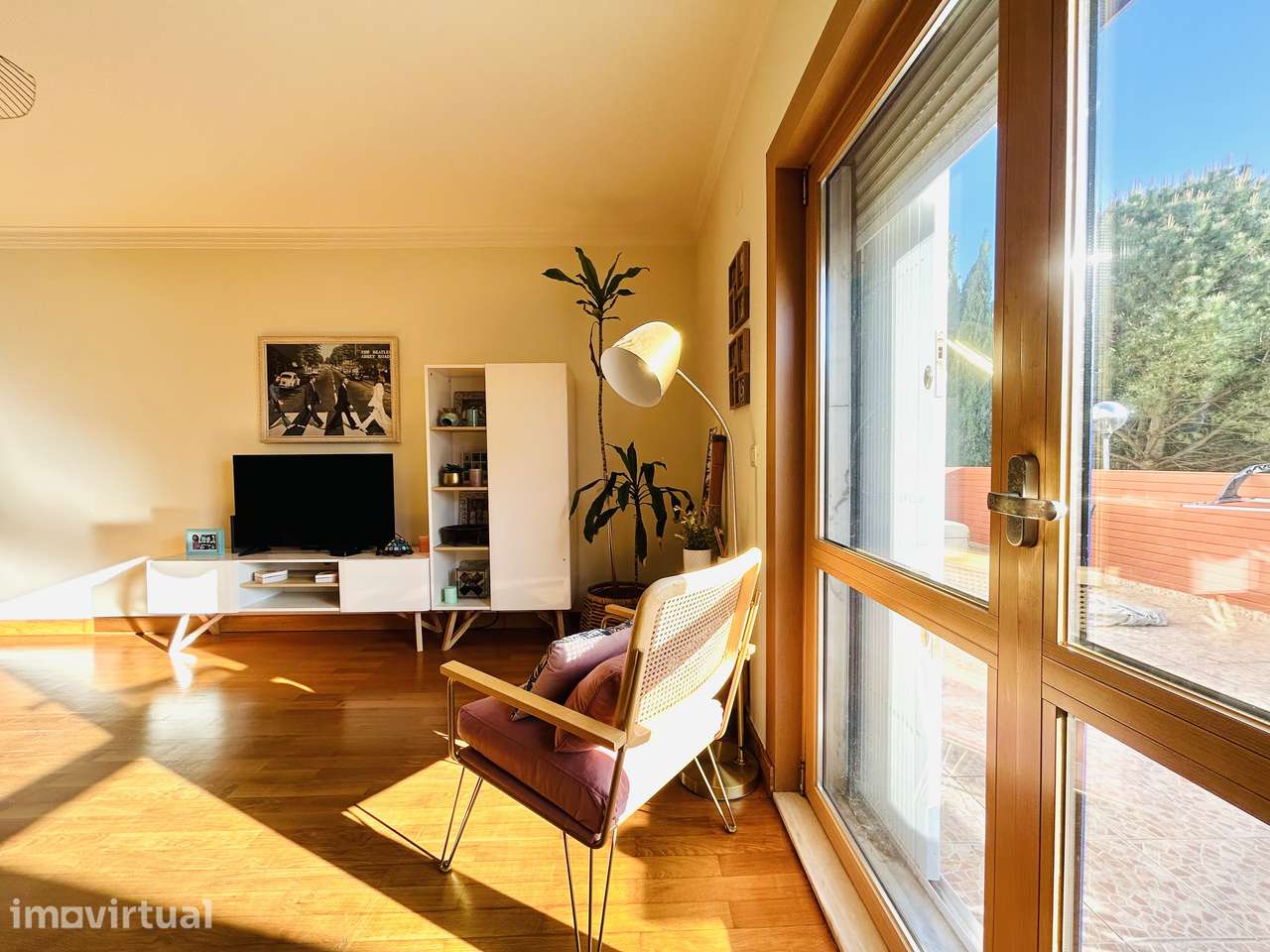 Apartamento T2 com terraço- Urbanização Casas do Lago - Grande imagem: 2/15