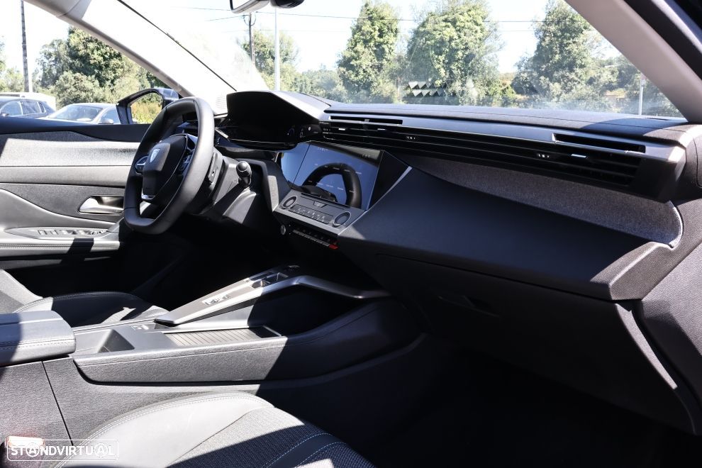 Peugeot 408 1.6 Hybrid Allure e-EAT8 - 13
