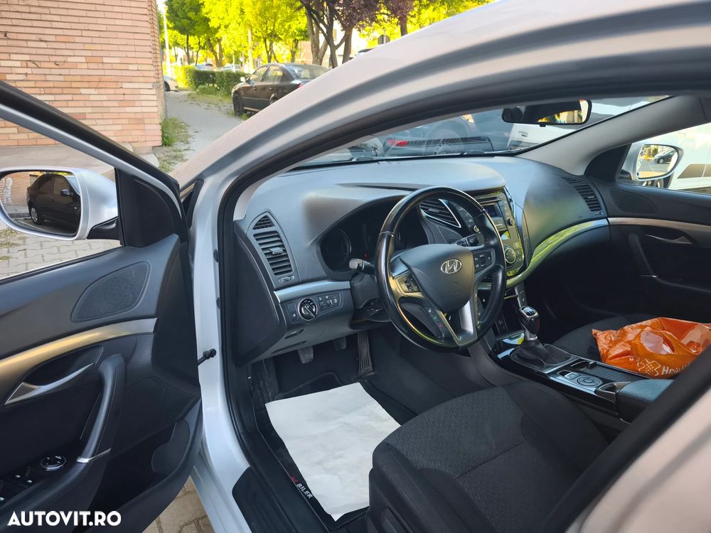 Hyundai i40 Kombi blue 1.7 CRDi Premium - 10