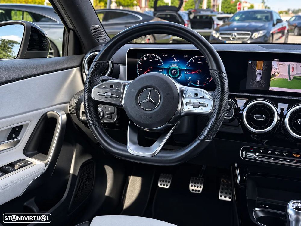 Mercedes-Benz A 180 AMG Line - 13