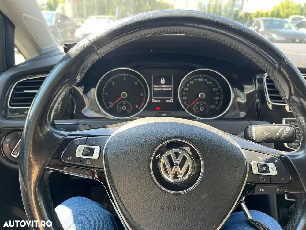Volkswagen Golf - 2