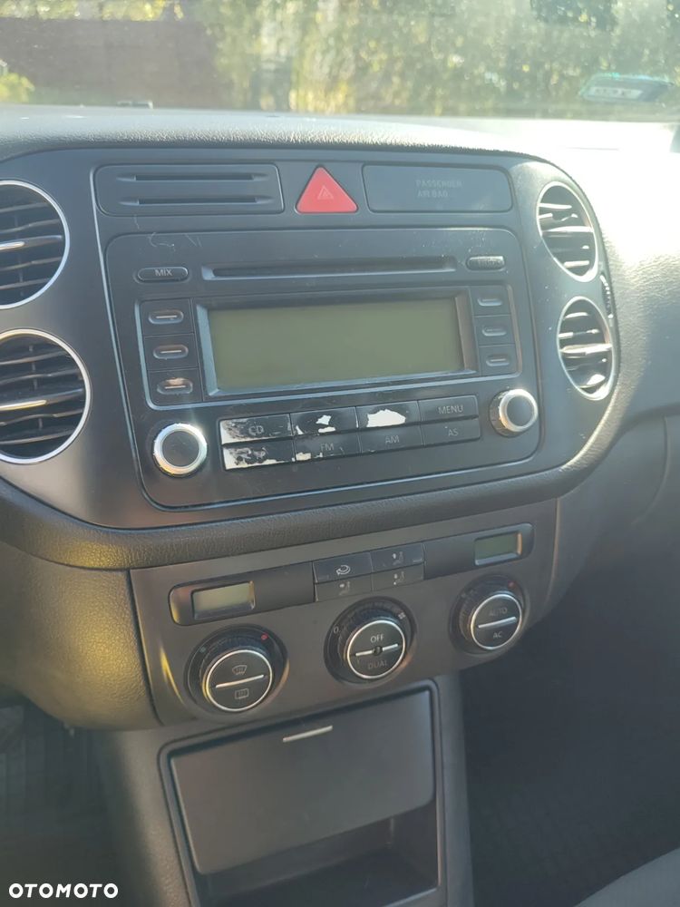 Volkswagen Golf - 6