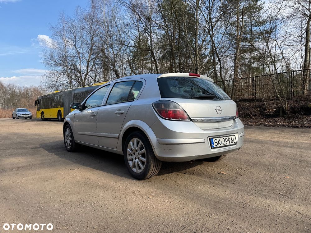 Opel Astra 1.6 Edition - 11