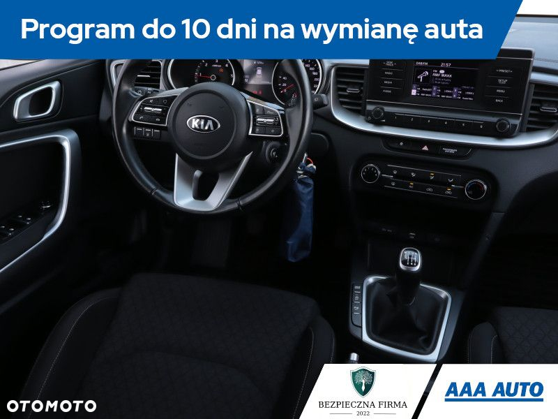 Kia Ceed - 8