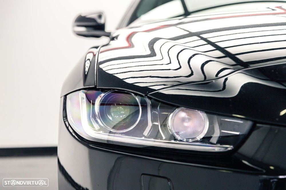 Jaguar XE 2.0 D R-Sport Aut. - 4