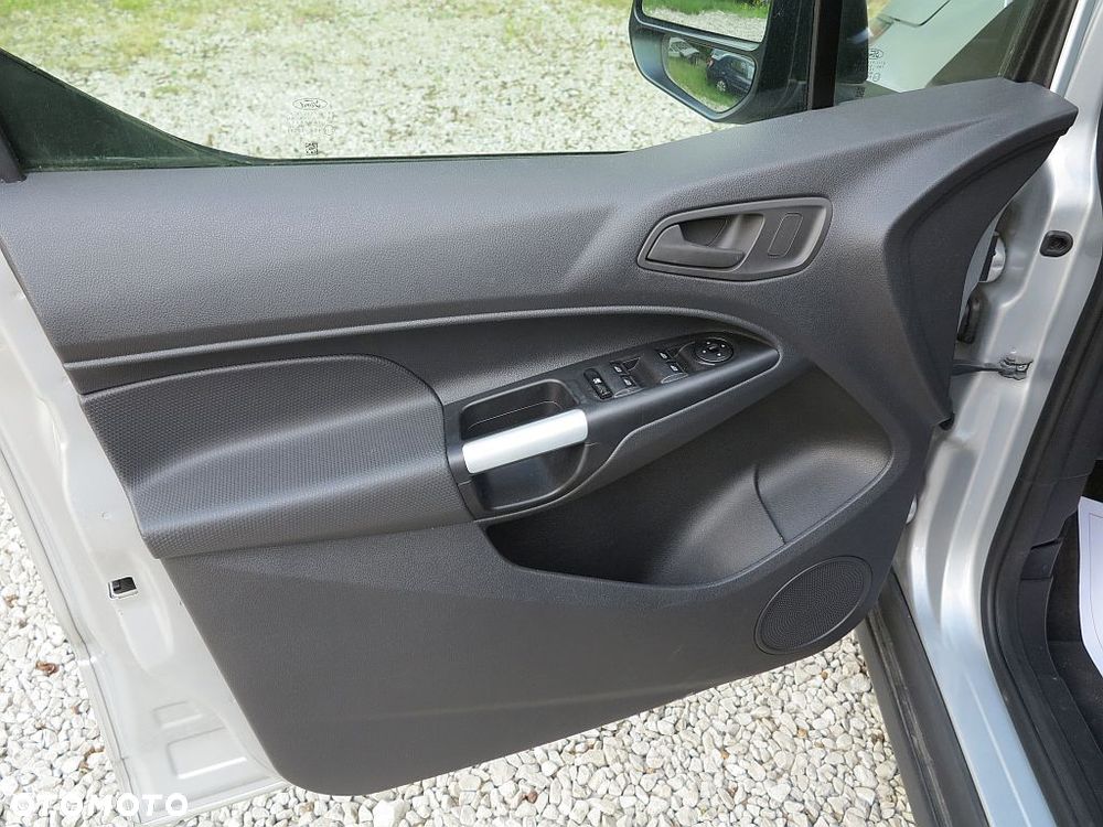 Ford Tourneo Connect - 13