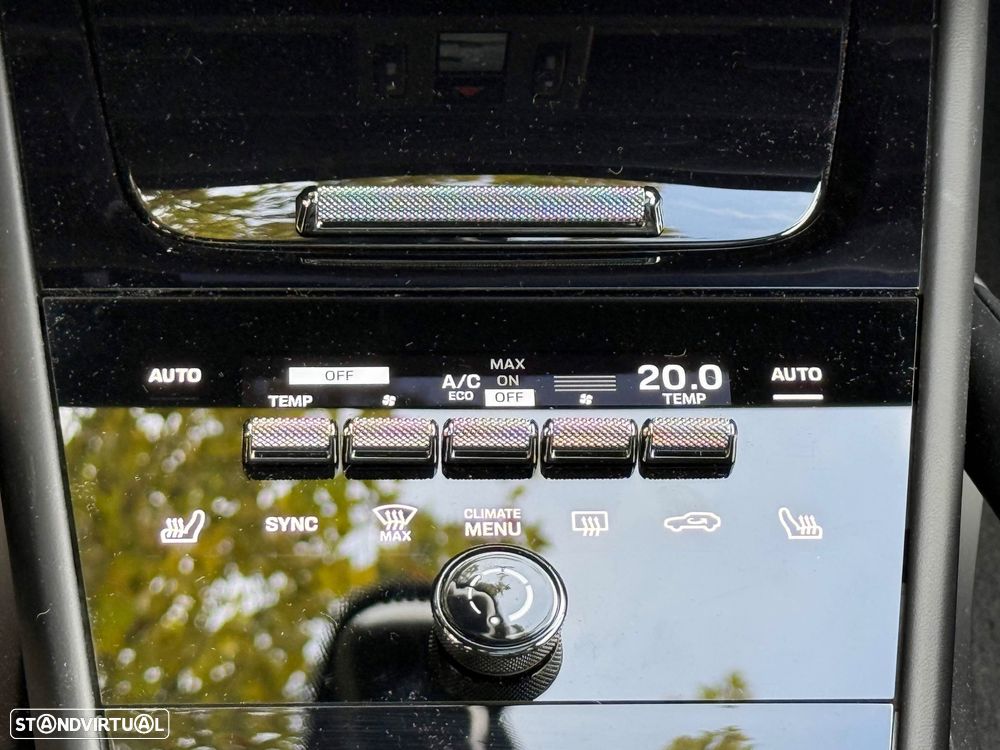 Porsche Cayenne Coupé E-Hybrid - 17