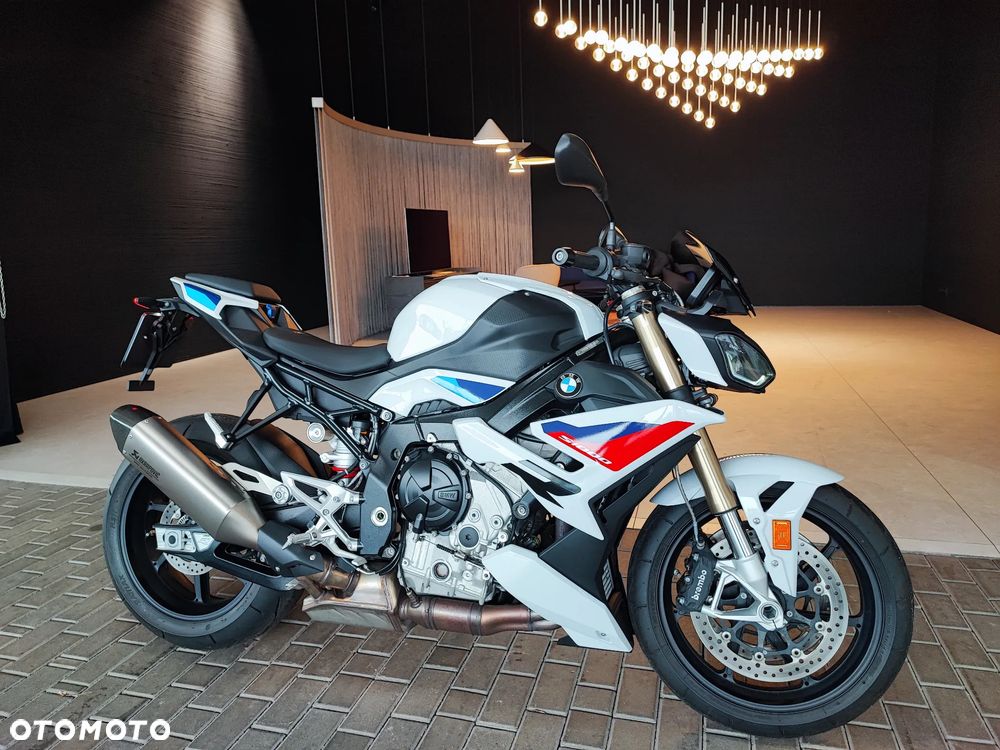 BMW S - 10