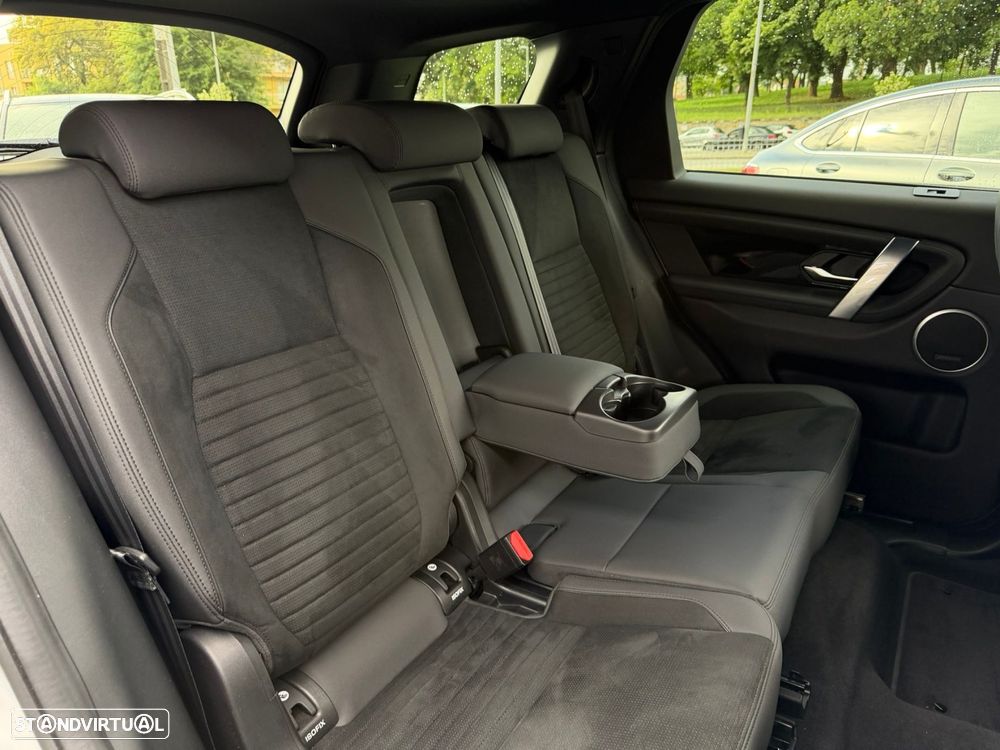 Land Rover Discovery Sport P300e Dynamic SE - 26