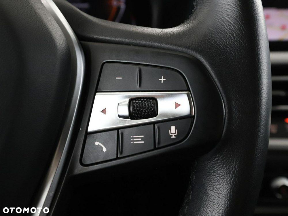 BMW Seria 3 320d xDrive MHEV Advantage - 32