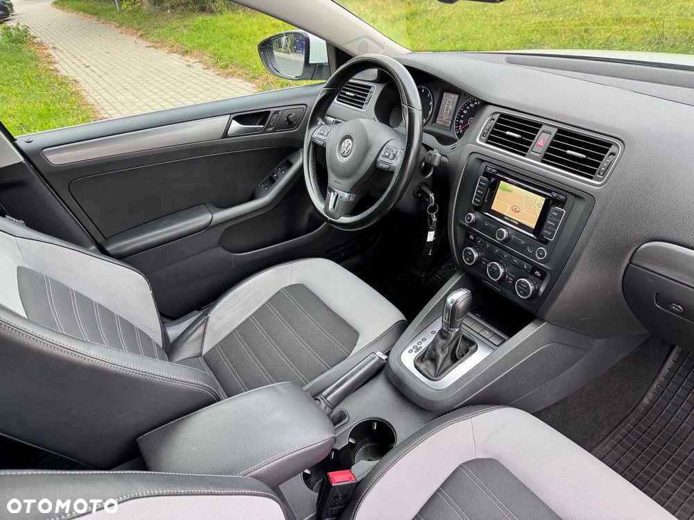 Volkswagen Jetta 1.4 TSI Highline DSG - 9
