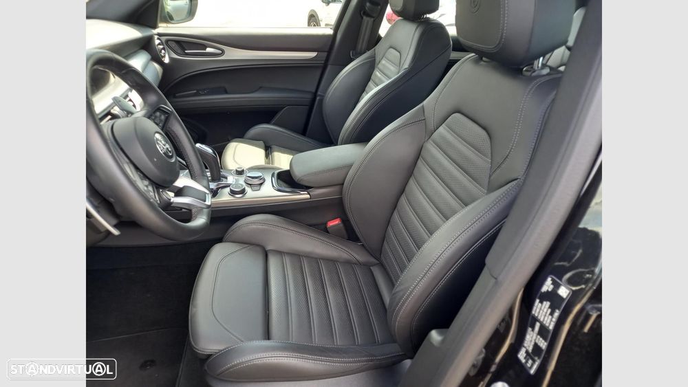 Alfa Romeo Stelvio 2.2 D Sprint Q4 AT8 - 29