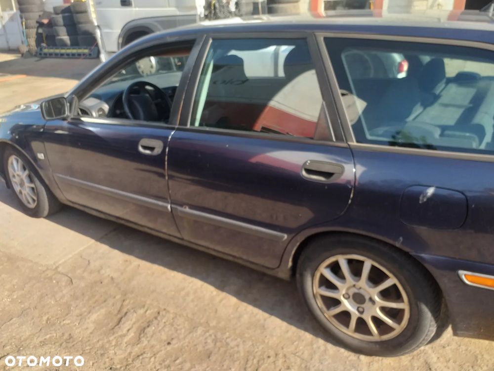 Auto na części - Volvo v40 diesel Silnik Skrzynia Drzwi Maska Klapa Błotnik Zderzak Lampa Szyba Klamka Lusterko Deska Kokpit - 9