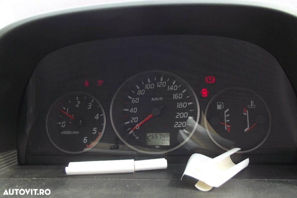 Ceasuri bord Nissan X Trail T30 2001-2007 dezmembrez X Trail 2.2dci - 4