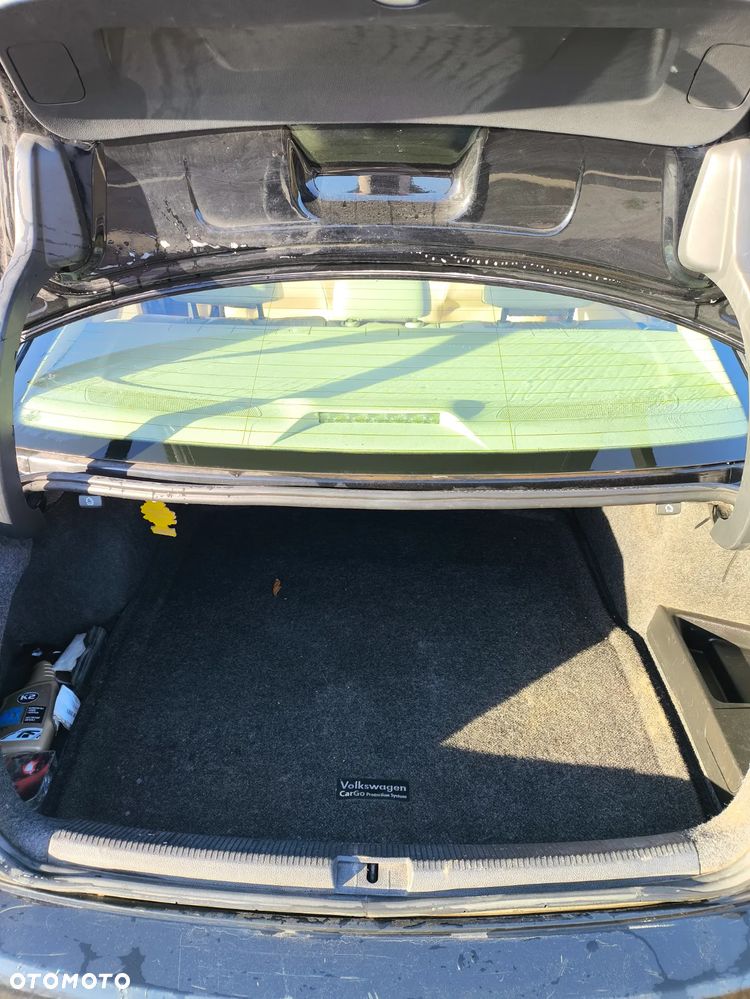 Volkswagen Passat - 21